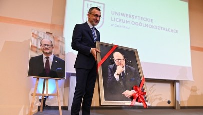 Paweł Adamowicz patronem gdańskiego liceum. "Patrzy na nas z góry"