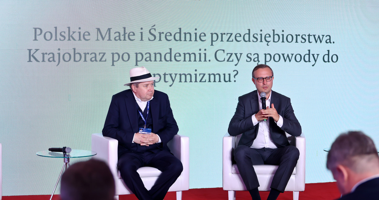 Paweł Borys, prezes PFR (z prawej) i Cezary Kazimierczak, prezes Związku Przedsiębiorców i Pracodawców /.