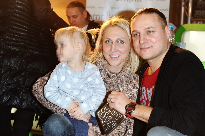 Paweł Golec z żoną i córką /Jaroslaw Antoniak /MWMedia