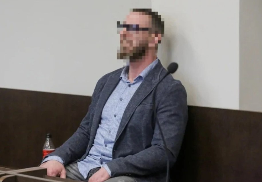 Paweł K. na sali sądowej; zdj. z kwietnia 2025 roku /Tomasz Waszczuk /PAP
