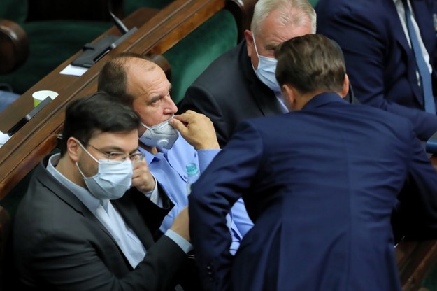Paweł Kukiz podczas wczorajszego posiedzenia Sejmu /Wojciech Olkuśnik /PAP