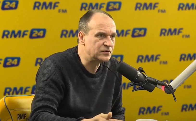 Paweł Kukiz w RMF FM: Jest mi wstyd przed ludźmi za to, co dzieje się w Sejmie, za to ich przepraszam /RMF