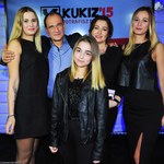 Paweł Kukiz z żoną i córkami w sztabie wyborczym. Czułościom nie było końca!