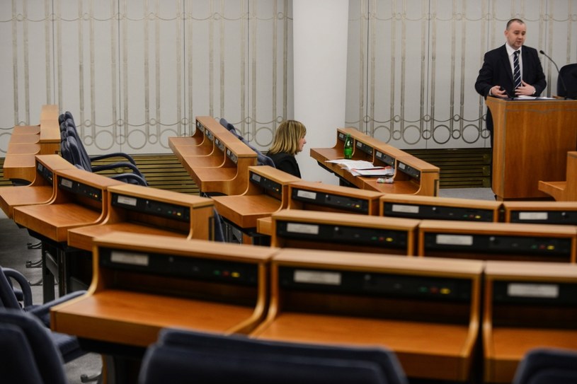 Paweł Mucha z Kancelarii Prezydenta RP podczas posiedzenia senackiej komisji praw człowieka, praworządności i petycji /Jakub Kamiński   /PAP