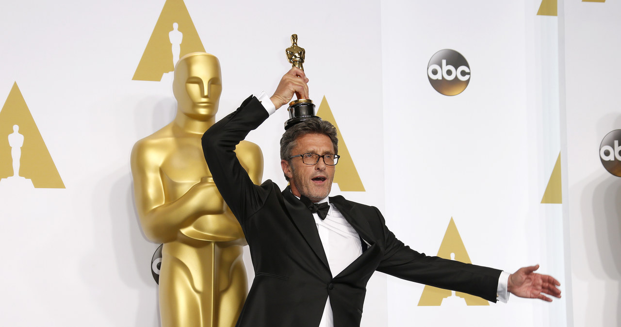 Paweł Pawlikowski z Oscarem za "Idę" / Allen J. Schaben/Los Angeles Times /Getty Images