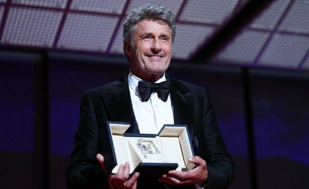 Paweł Pawlikowski ze statuetką w Cannes! Polak nagrodzony za reżyserię "Ojczyzny"