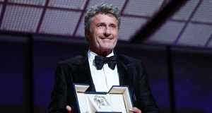 Paweł Pawlikowski ze statuetką w Cannes! Polak nagrodzony za reżyserię "Ojczyzny"