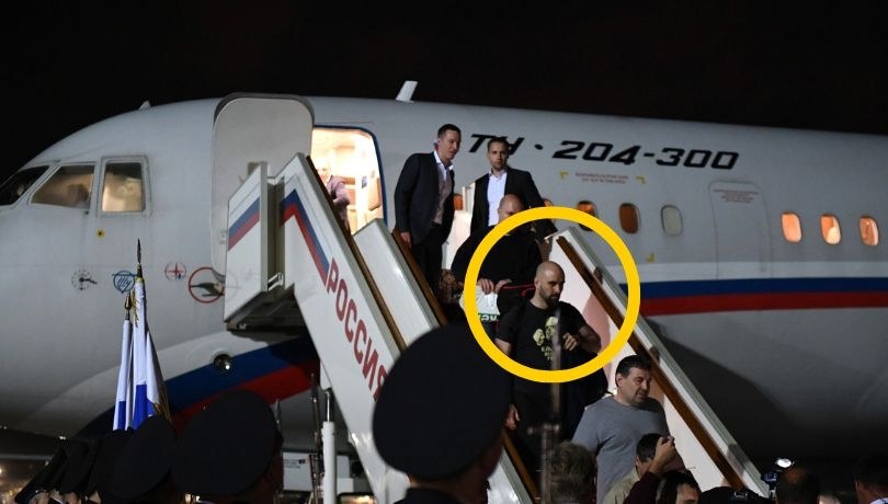 Paweł Rubcow, razem z innymi obywatelami wracającymi do Rosji, został przywitany przez Władimira Putina /