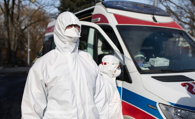 Paweł Wnuk, ratownik medyczny: Dyżury w ambulansie trwają około 24 godzin. Czasami zdarza się, że dłużej 