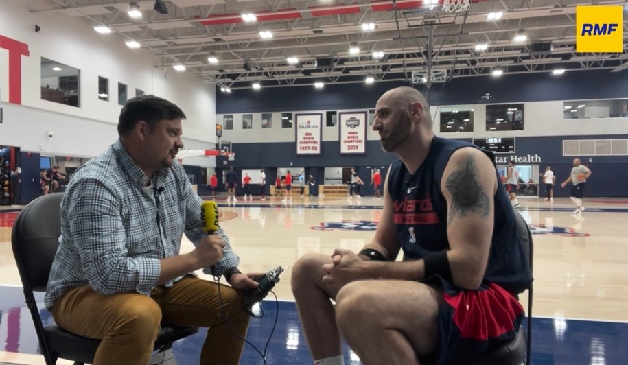 Paweł Żuchowski i Marcin Gortat na sali treningowej /RMF FM