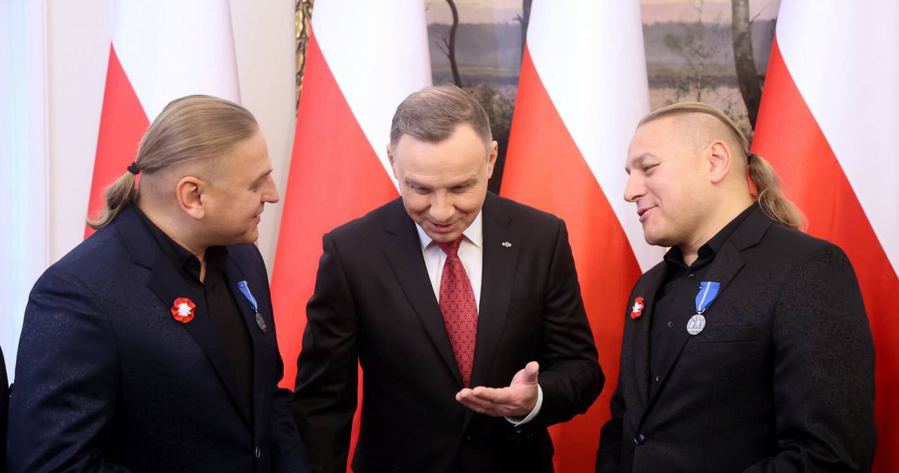 Pawelł Golec, Andrzej Duda, Łukasz Golec. Wręczenie odznaczeń państwowych z okazji Święta Niepodległości /Wojciech Olkusnik/East News /East News