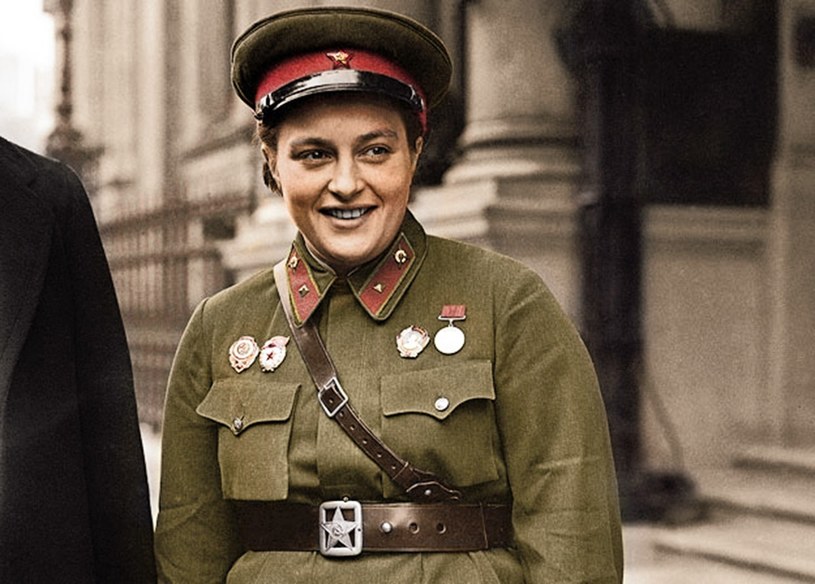 Pawliczenko jesienią 1942 roku została wysłana na zachód, aby agitować za otwarciem drugiego frontu w Europie. Na jej twarzy próżno szukać blizn bo rzekomo ciężkich ranach twarzy /East News