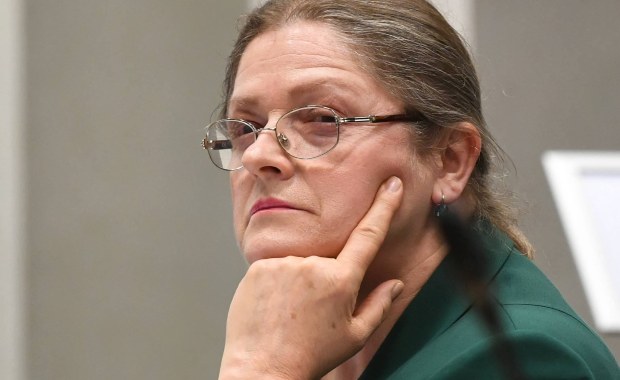 Pawłowicz odchodzi. Trybunał Konstytucyjny na krawędzi paraliżu