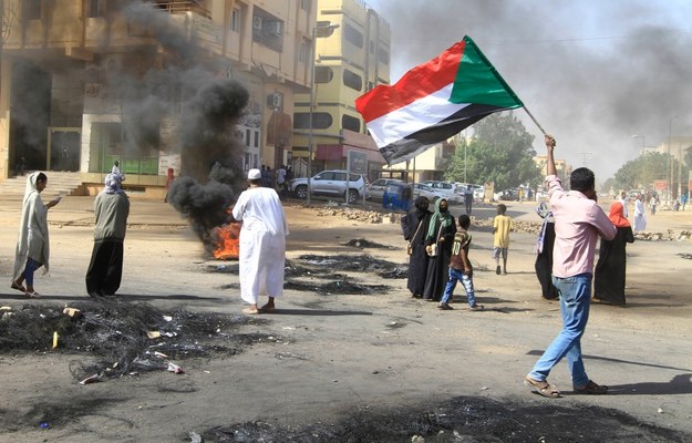 Październikowe protesty w Sudanie /STRINGER /PAP/EPA