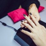 Paznokcie dla eleganckich kobiet. Kojarzą się z luksusową marką 