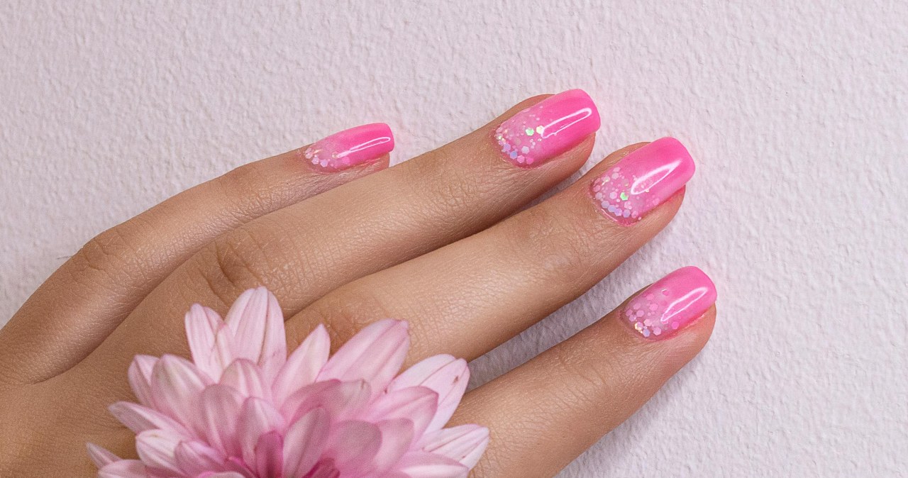 Paznokcie press on są zdrowszym zamiennikiem hybrydy / mehrab zahedbeigi /pexels.com