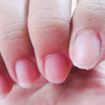 Paznokcie przestaną się łamać i będą szybciej rosnąć. Wystarczy, że namoczysz je w tym