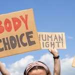 PE chce wpisania aborcji do Karty Praw Podstawowych