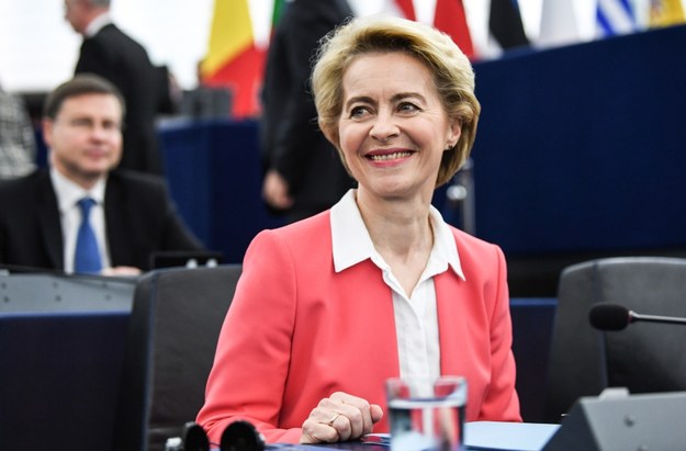 PE  poparł Komisję Europejską pod przewodnictwem Ursuli von der Leyen /Patrick Seeger  /PAP/EPA