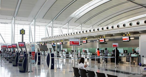 Pearson International Airport w Toronto /&copy;123RF/PICSEL