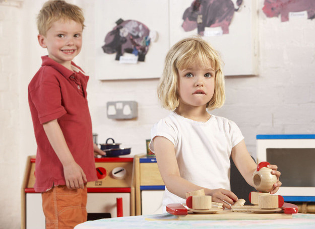 Pedagogikę Montessori określa się mianem pedagogiki szacunku. /123RF/PICSEL