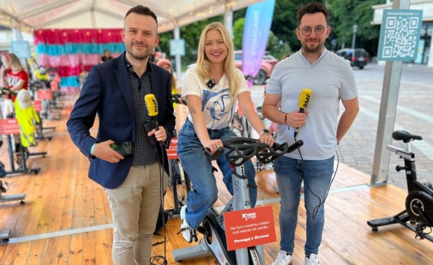 Pedałowali, by pomóc dzieciakom z zalanej miejscowości