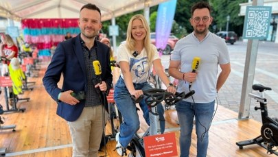 Pedałowali, by pomóc dzieciakom z zalanej miejscowości