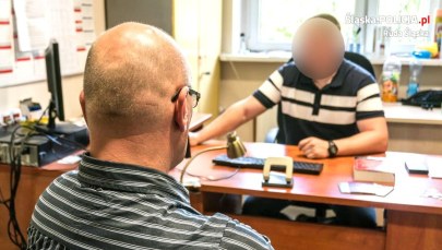 Pedofil przyjechał spotkać się z 13-latką. Miał ze sobą reklamówkę gadżetów erotycznych