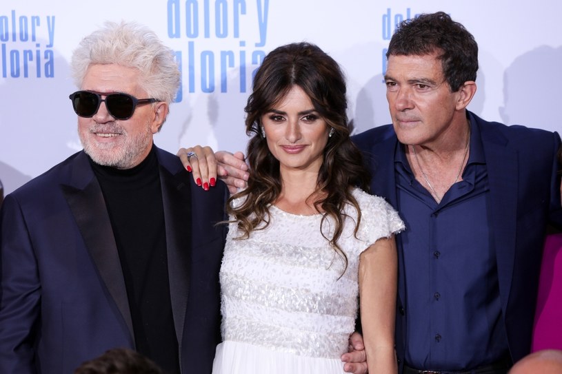 Pedro Almodovar, Penelope Cruz i Antonio Banderas na premierze filmu "Ból i brzask" /Pablo Cuadra /Getty Images