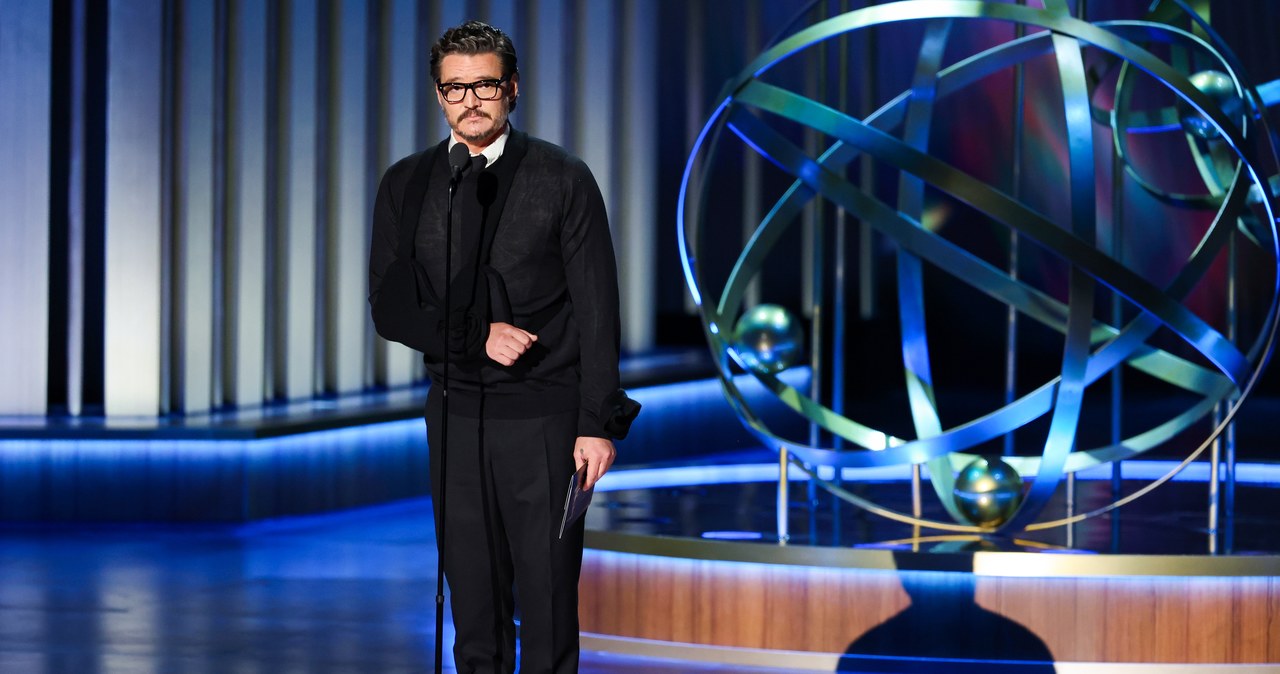 Pedro Pascal podczas ceremonii wręczenie nagród Emmy /Monica Schipper / Staff /Getty Images