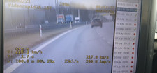 Pędził 225 km/h na S-8. Policja go dogoniła