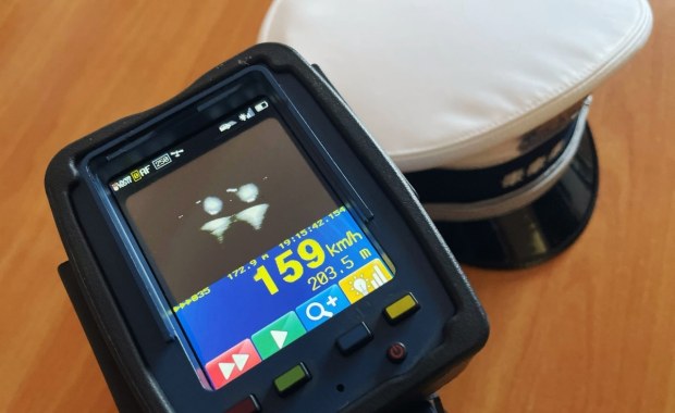 Pędził z prędkością 159 km/h przez centrum miasta. 27-letni pirat zatrzymany