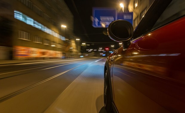Pędzili bmw 300 km/h. To był nocny wyścig ulicami miasta