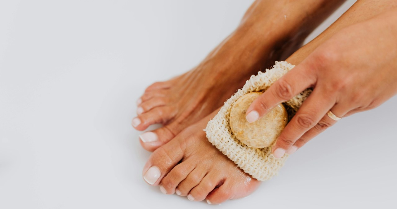 Peeling i złuszczanie stóp / Kaboompics.com /Pexels.com