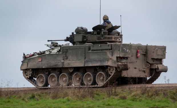 Pękające lufy i dymiące silniki. Chińskie czołgi zawodzą na polu bitwy