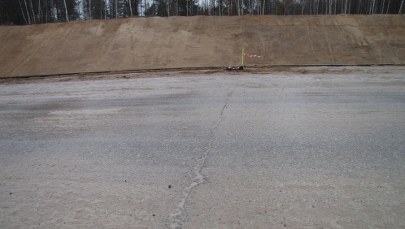 Pęknięcia na autostradzie A2