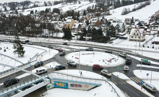 Pęknięcia na zakopiance. GDDKiA "doraźnie" naprawi szkody