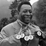 Pelé zarobił za życia około 100 mln dolarów. Dziś najbogatsi piłkarze to miliarderzy