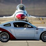 Pełen odlot - Ford Mustang U.S. Air Force Thunderbirds 