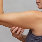 ćwiczenia na ramiona "Pelikany" nie lubią tego ćwiczenia. Mocno angażuje tył ramion i nie wymaga sprzętu