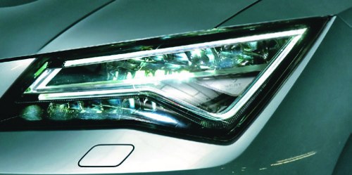 Pełne światła LED są wyposażeniem standardowym dwóch droższych wersji wyposażenia: Style i Xcellence. (kliknij, żeby powiększyć) /Motor