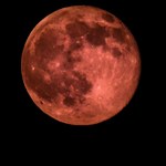 Pełnia Księżyca w czerwcu 2022. Kiedy Truskawkowy Superksiężyc na niebie?