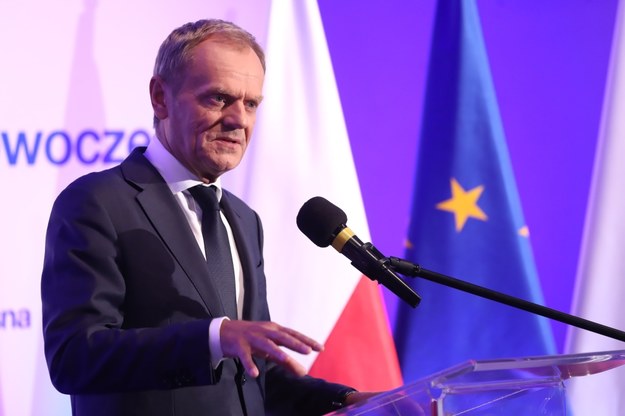 Pełniący obowiązki przewodniczącego Platformy Obywatelskiej Donald Tusk przemawia podczas Rady Krajowej Nowoczesnej /Tomasz Gzell /PAP