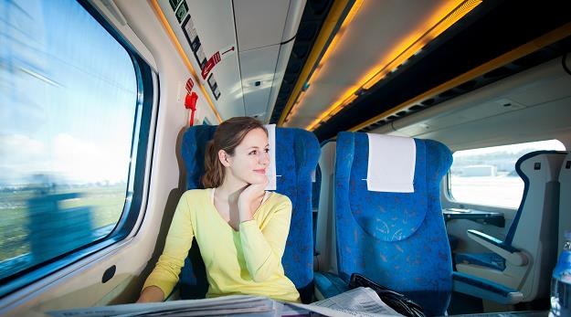 Pełnoletni obywatele UE mogą ubiegać się o bezpłatny bilet kolejowy po Europie /&copy;123RF/PICSEL