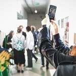 Pełnoletni uczeń w szkole? Co mu wolno, jakie ma prawa? Co mówią przepisy?