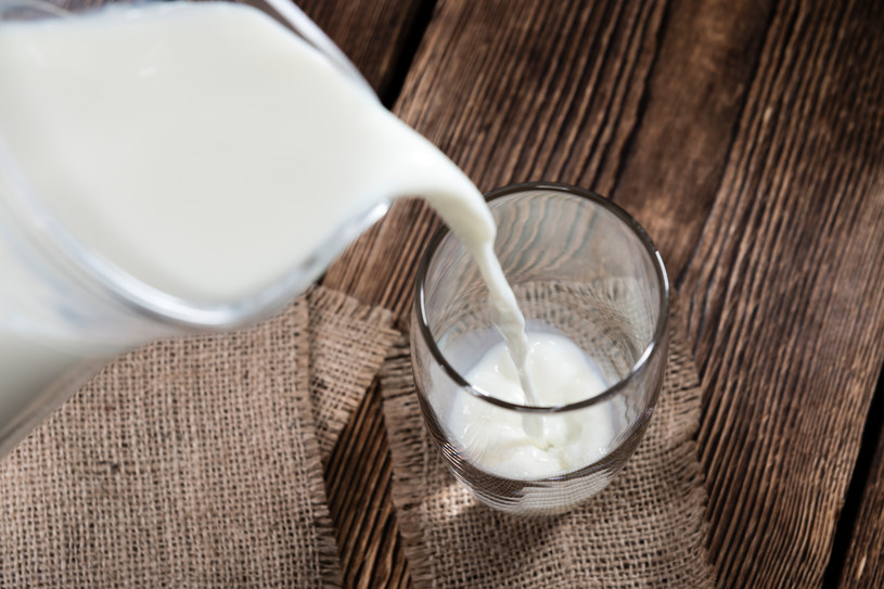 Pełnotłuste mleko jest zdrowsze, niż myślisz /123RF/PICSEL