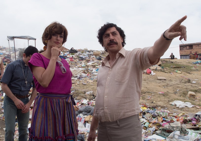 Penelope Cruz i Javier Bardem w filmie "Kochając Pabla, nienawidząc Escobara" /materiały dystrybutora