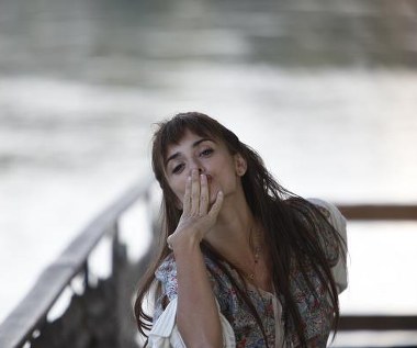 Penélope Cruz w scenie z filmu "Powtórnie narodzony"