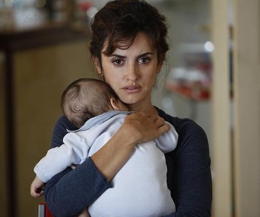 Penélope Cruz w scenie z filmu "Powtórnie narodzony"