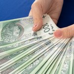Pensje kobiet rosną szybciej niż mężczyzn. Jedna branża napędziła sukces